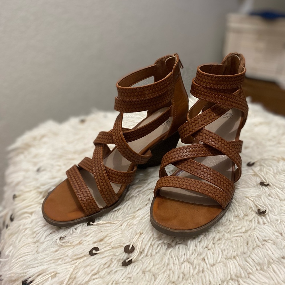 FRYE AND CO Brown Gladiator Sandals